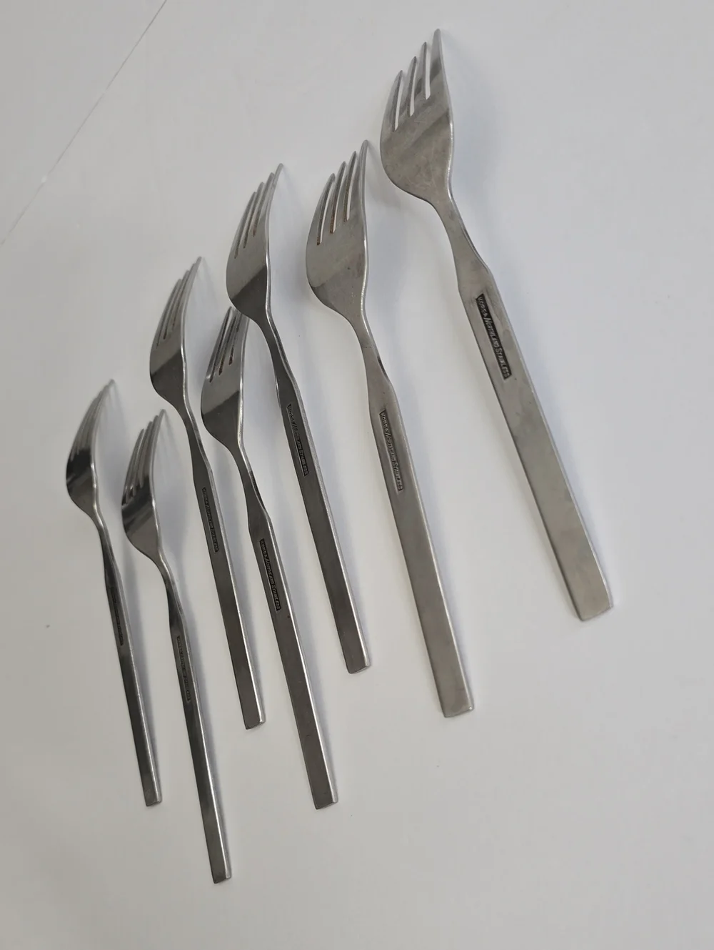 Vintage MCM Oneida Northland Stainless Set Of 7 Impulse Dinner Forks 7.5
